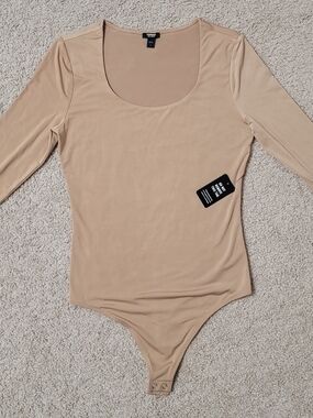 Express Long Sleeve Scoop Neck Bodysuit - Beige